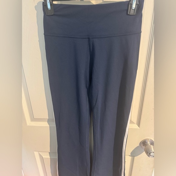 Sweaty Betty Kick Flare Power Workout Trousers Bootleg Navy Size XS - Picture 3 of 16